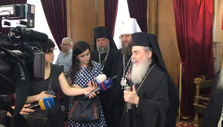 In Jerusalem, the official delegation of the UOC met with Patriarch of Jerusalem, Theophilus III