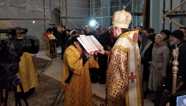 The service of the Exarchs of the Constantinople Patriarchate at St. Andrew’s Church in Kiev