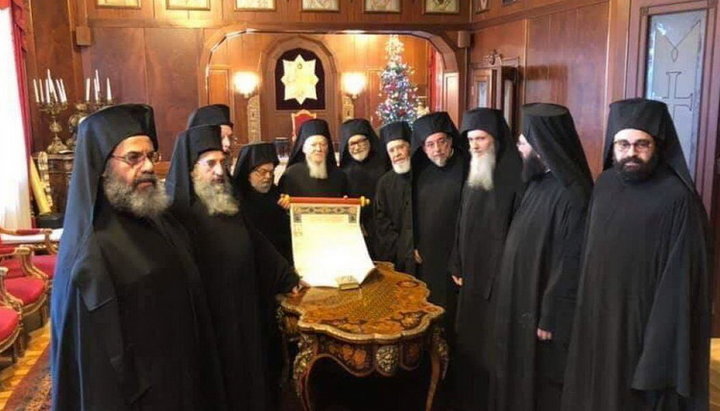 The hierarchs of the Synod of the Constantinople Patriarchate signed theTomos for the OCU