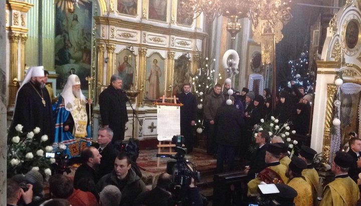 President Poroshenko, Filaret Denisenko and “Metropolitan” Mikhail Zinkevich