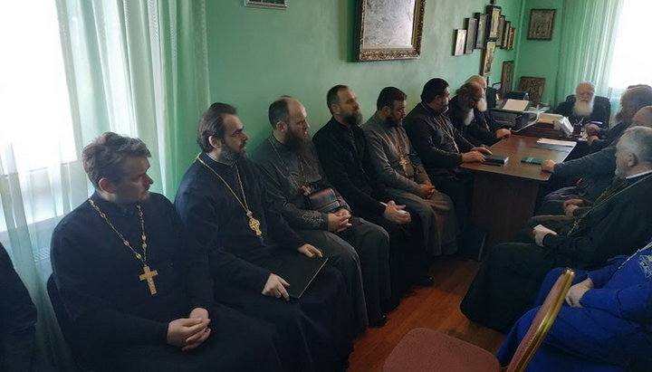 A meeting of the Khust eparchy deans chaired by Metropolitan Mark of Khust and Vinogradov