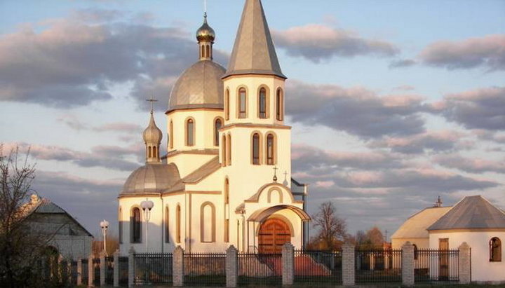 Eyewitnesses report seizure of UOC temple in Vapnyarka