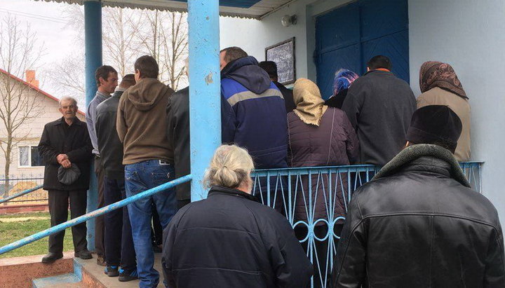 In Kopytov police chief-led raiders taking over the UOC temple