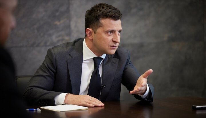 President Vladimir Zelensky during an interview with foreign journalists. Photo: president.gov.ua