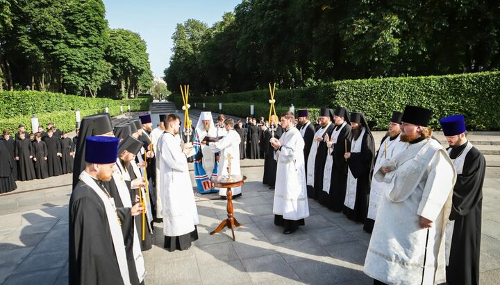 The divine service was led by the Chancellor of the UOC, Metropolitan Anthony of Boryspil. Photo: news.church.ua