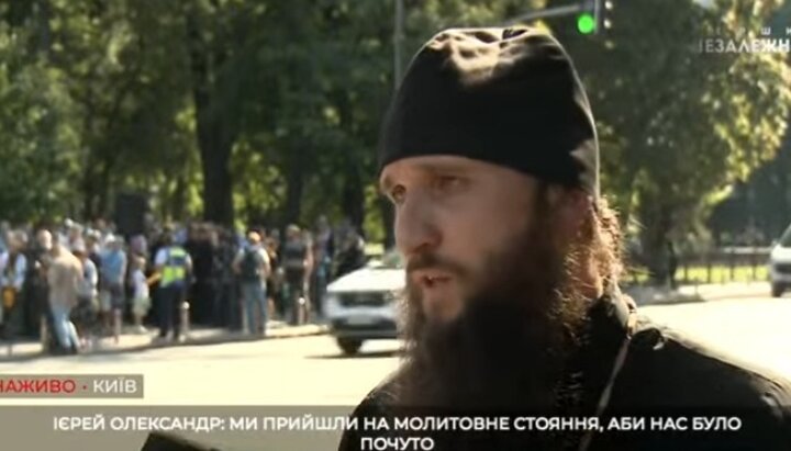 Priest Alexander from Chernivtsi. Photo: a screenshot from the “Pershy Nezalezhny” Youtube channel 