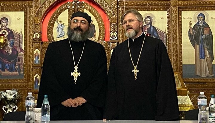 Archimandrite Roman (Hannat) and Archpriest Nikolai Danilevich at the Volyn Seminary of the UOC. Photo: vds.church.ua