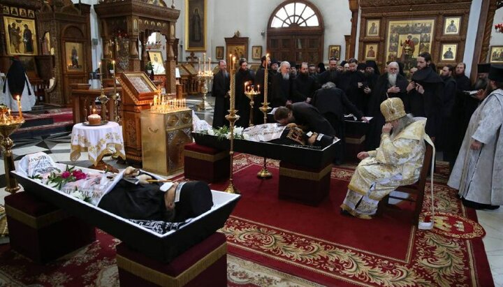 Last rites given to the monks who were killed in Sviatogorsk Lavra shelling