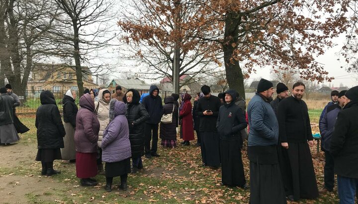 OCU activists threaten to kill the rector in Pereyaslav and his matushka