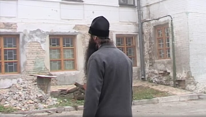 Building No. 68 of the Kyiv-Pechersk Lavra in 2003. Photo: a video screenshot on the Facebook page of Metropolitan Varsonofy