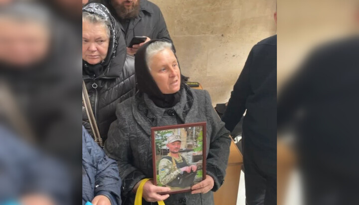 UOC believers whose sons died at front can’t access Rivne Region Council 