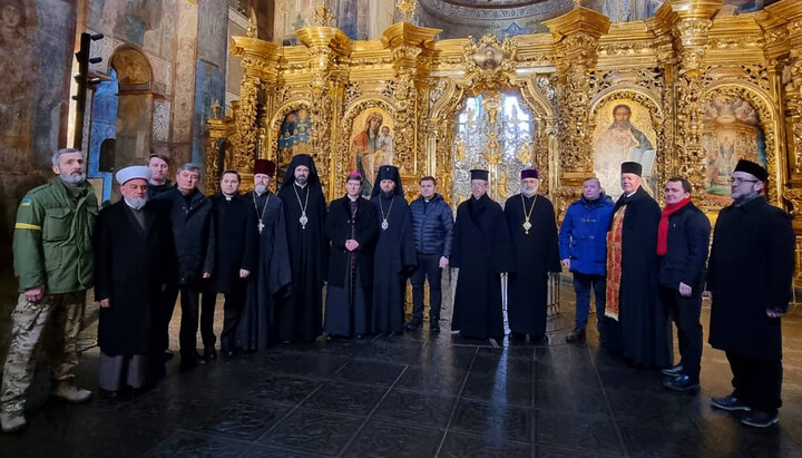 Members of the AUCCRO. Photo: vrciro.org.ua