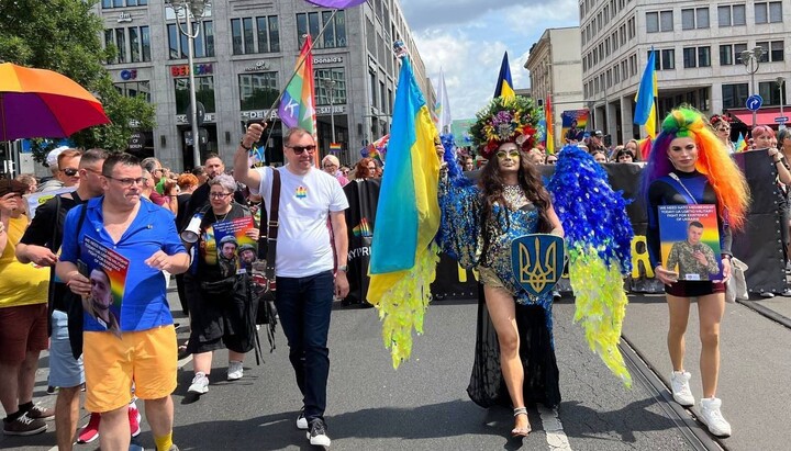 Ambassador to Germany leads Ukrainian delegation at Berlin LGBT parade