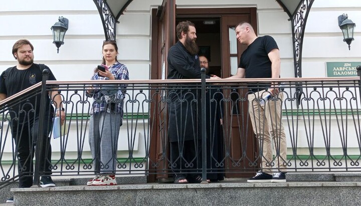 Representative of the Ombudsman in the Lavra. Photo: UOJ