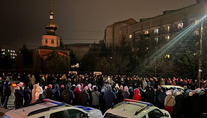 Prayer standing in Vinnytsia. Photo: the Vinnitsa Eparchy’s website