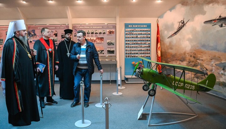 Dumenko is studying Soviet aviation. Photo: OCU website