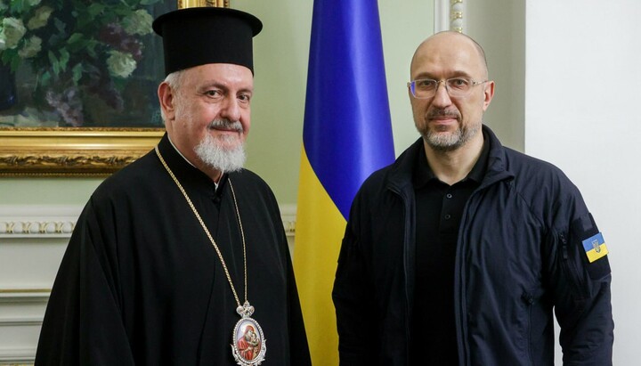 Prime Minister Denys Shmyhal and Metropolitan Emmanuel of Chalcedon in Kyiv. Photo: Facebook D. Shmyhal