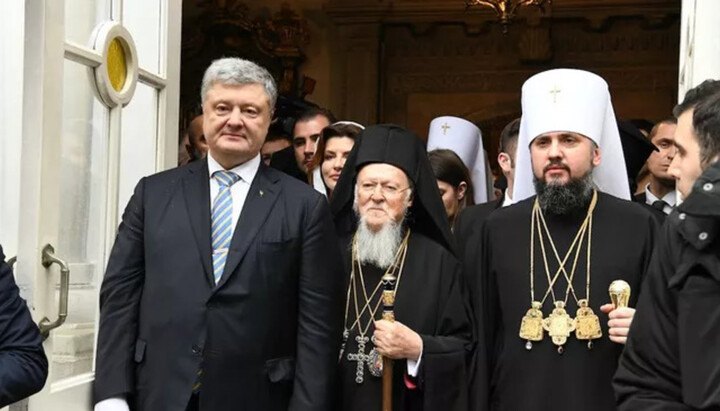 Poroshenko, Patriarch Bartholomew, and the primate of the OCU. Photo: press service of the Ecumenical Patriarchate