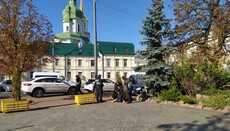 Provocateur attempts to disrupt a church service in the Lavra