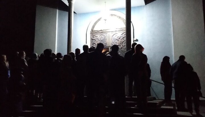 Attempt to seize the Holy Assumption Cathedral of the UOC in Kremenchuk. Photo: UOJ