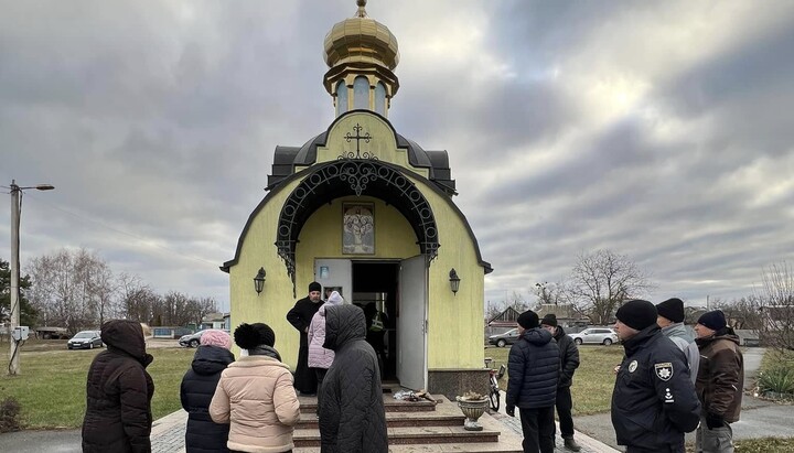 The seizure of the Holy Trinity Church of the UOC in the village of Pasichna. Photo: Facebook page of the parish rector