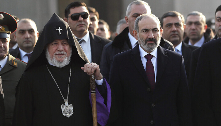 Pashyinyan and Karekin II. Source: Jamestown.org