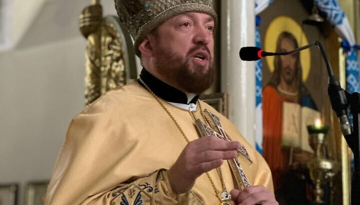 OCU Cleric Holds 'Liturgy' While Wearing St. John of Kronstadt's Miter