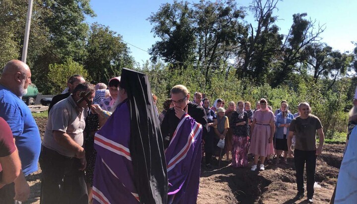 Prayer service at the laying of the church foundation. Photo: UOJ-Ukraine (SPZh)