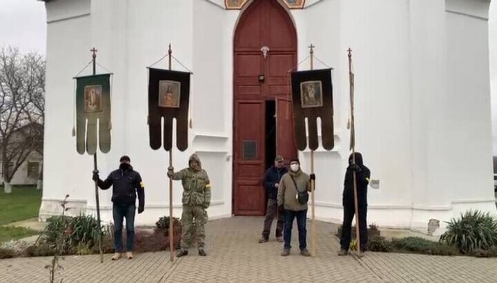 Seizure of the Transfiguration Church in Moshny. Photo: Suspilne
