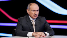 Armenian PM Says Security Ordered Clergy Not to Mention Catholicos at Services He Attends