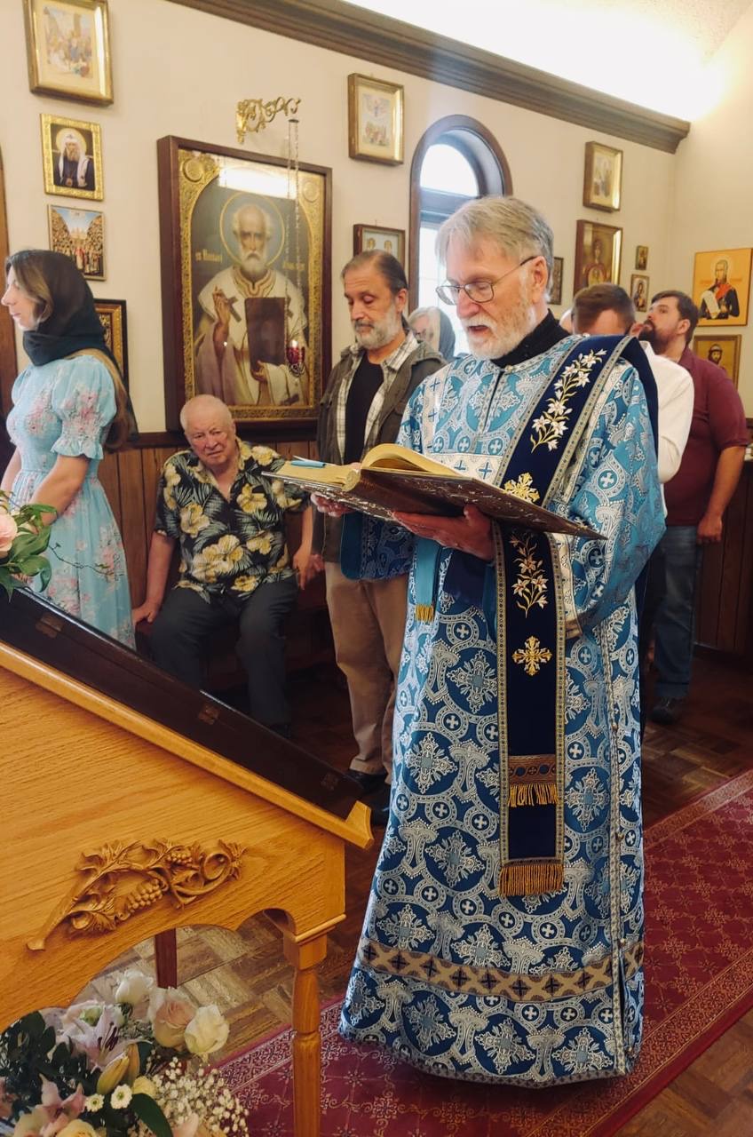 Pilgrims Gather on the Russian River to Honor the Kazan Icon - photo 2